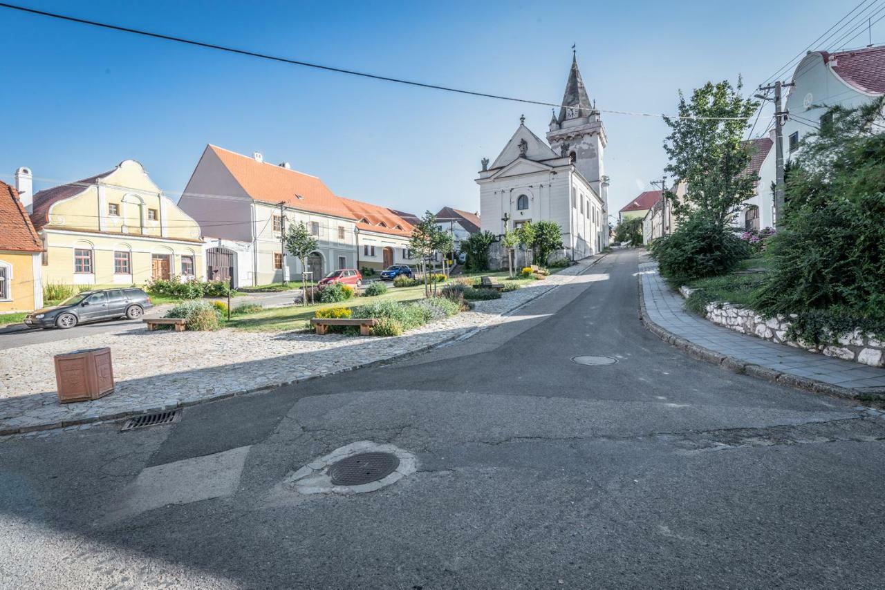 Apartman Se Sklipkem Pavlov Exteriör bild
